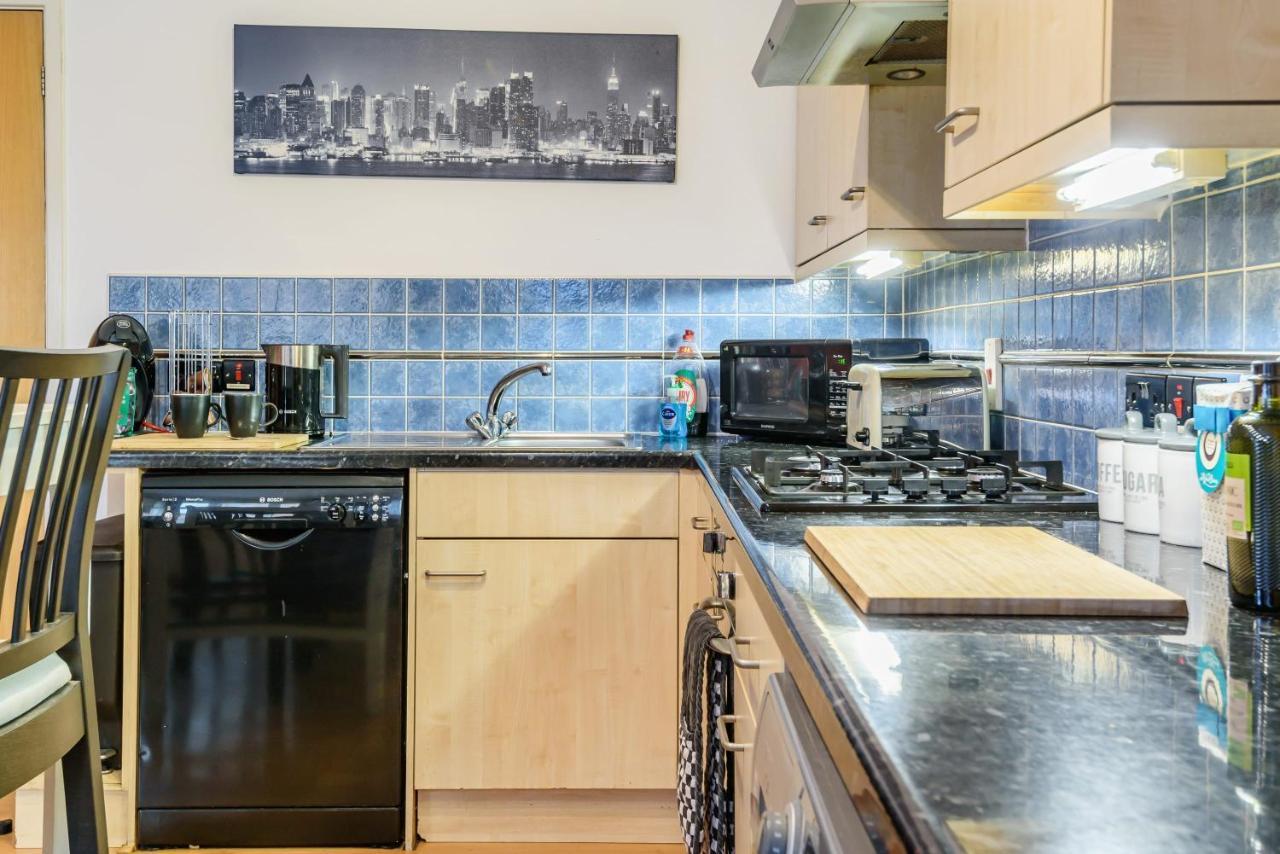 Stylish 2 Bedroom Apartment, Central Exeter, Parking On Site Eksteriør bilde