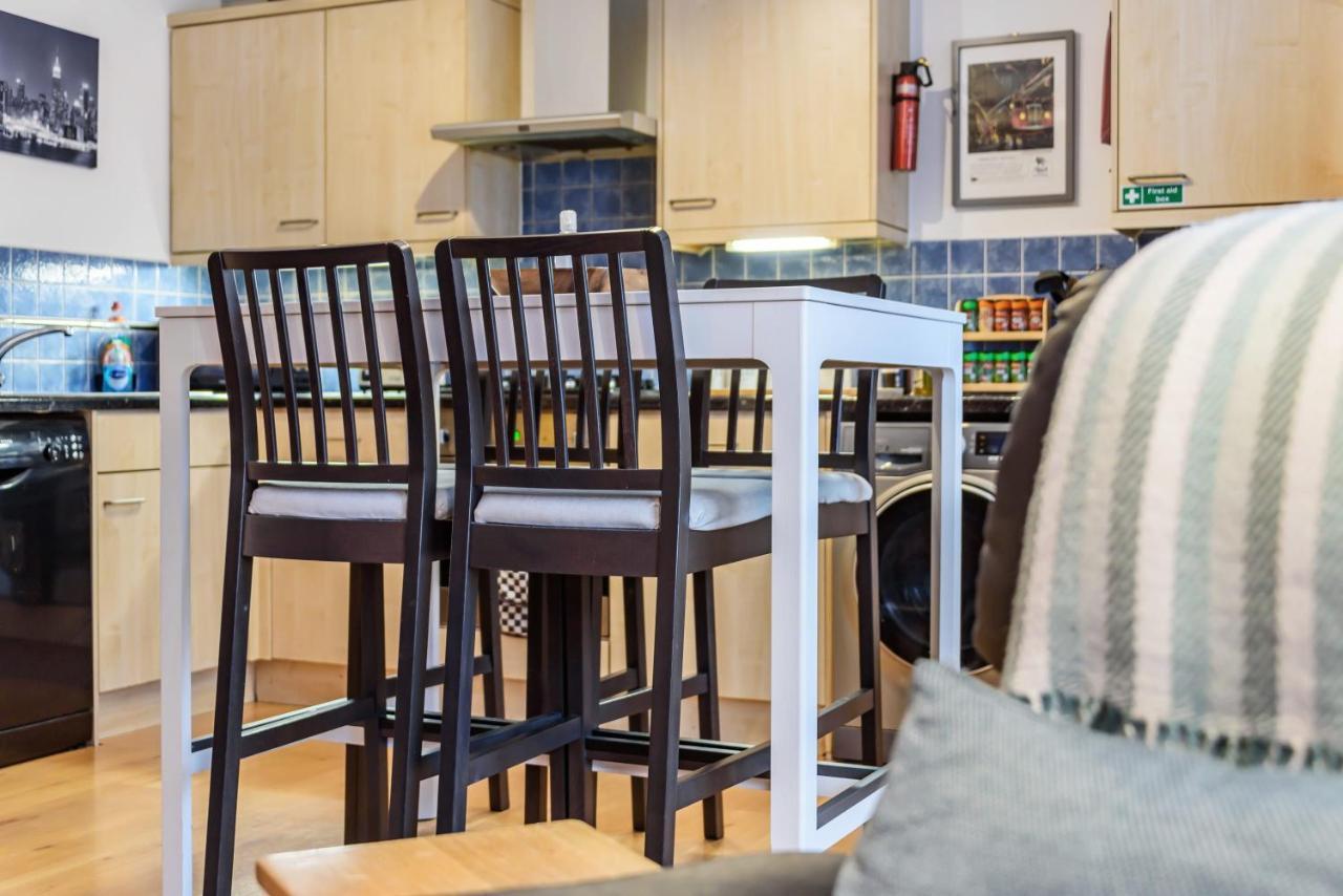 Stylish 2 Bedroom Apartment, Central Exeter, Parking On Site Eksteriør bilde